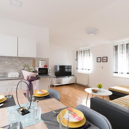 Apartmani Kod Marka Пожега Экстерьер фото
